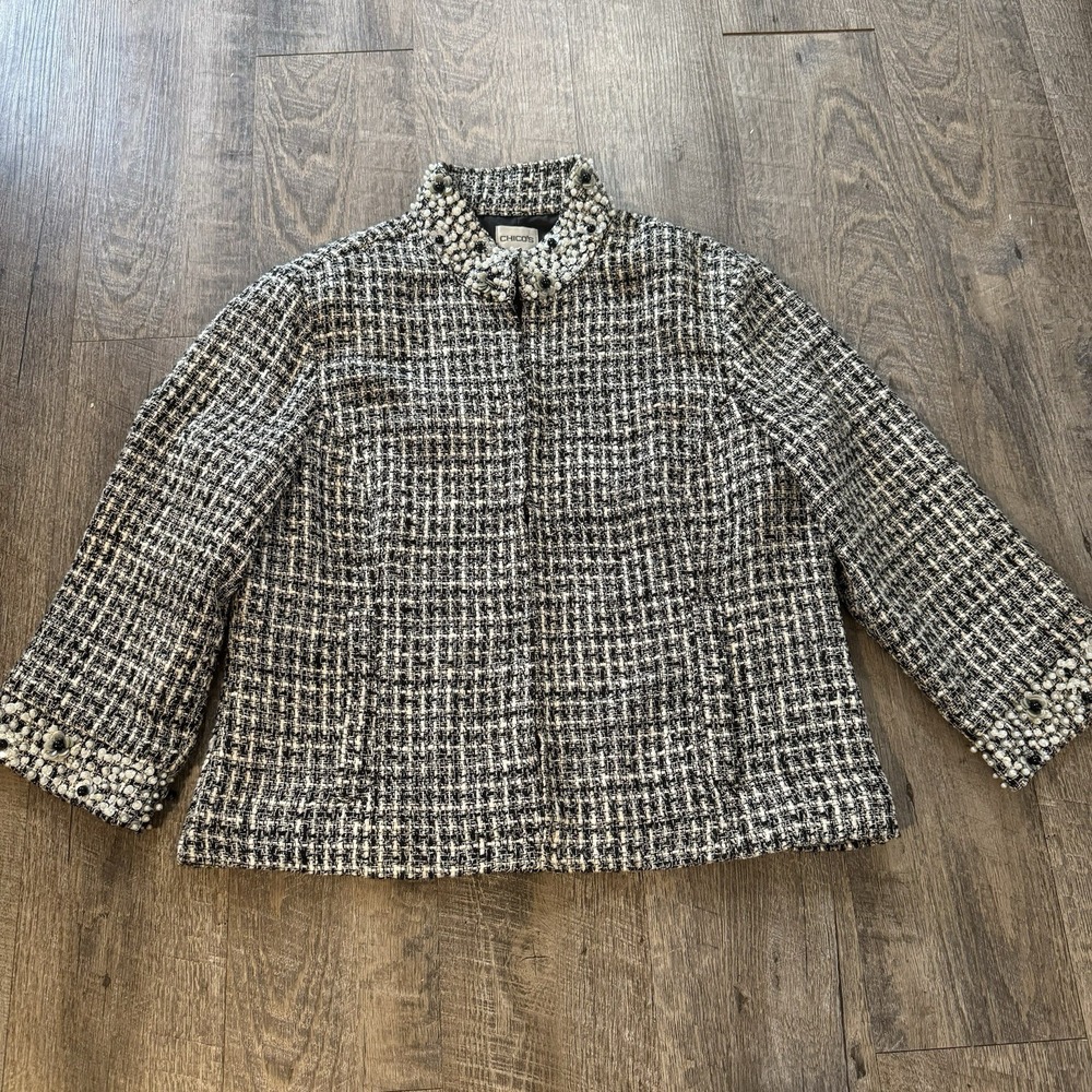CHICOS Tweed Blazer Womens Size Medium Black White Beaded Cropped Tapered sleeve